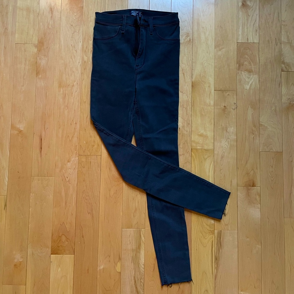 A&F Ultra High Rise Jean Legging